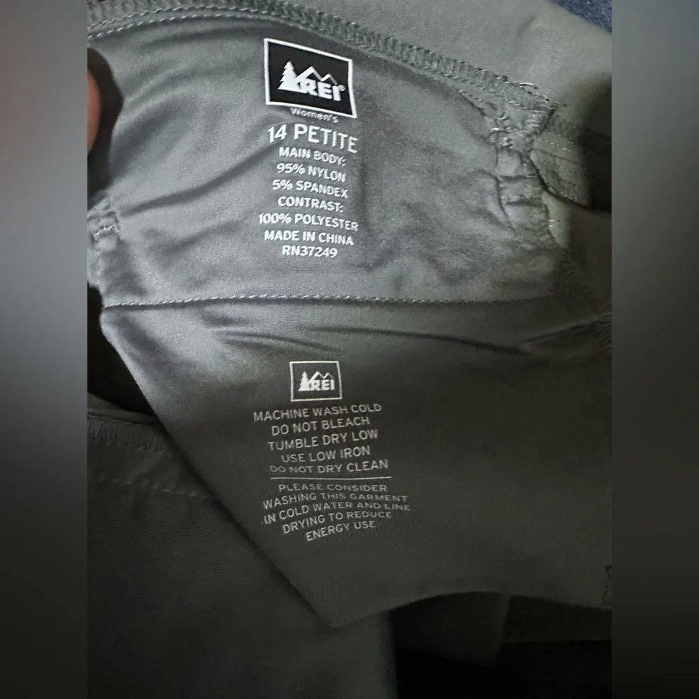 REI Women’s 14 Petite Activewear Convertible Pants Straight Leg Gray Stretch EUC